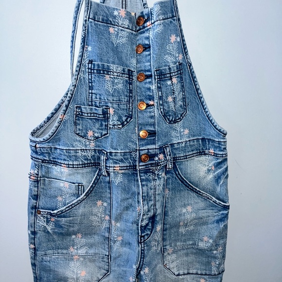Anthropologie Pilcro floral pattern denim painter’s overalls size 28 - Picture 3 of 9